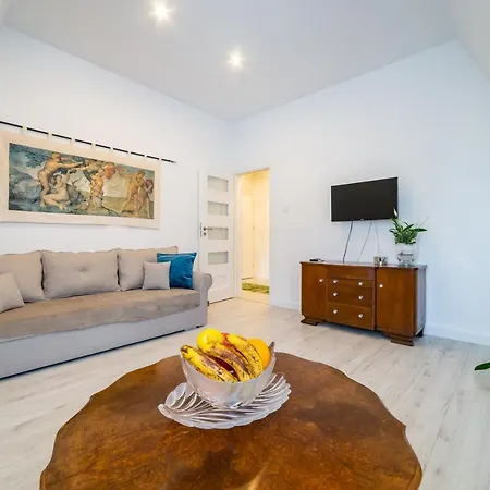 Apartment Okno Na Ratusz - De Luxe W Centrum Mragowa